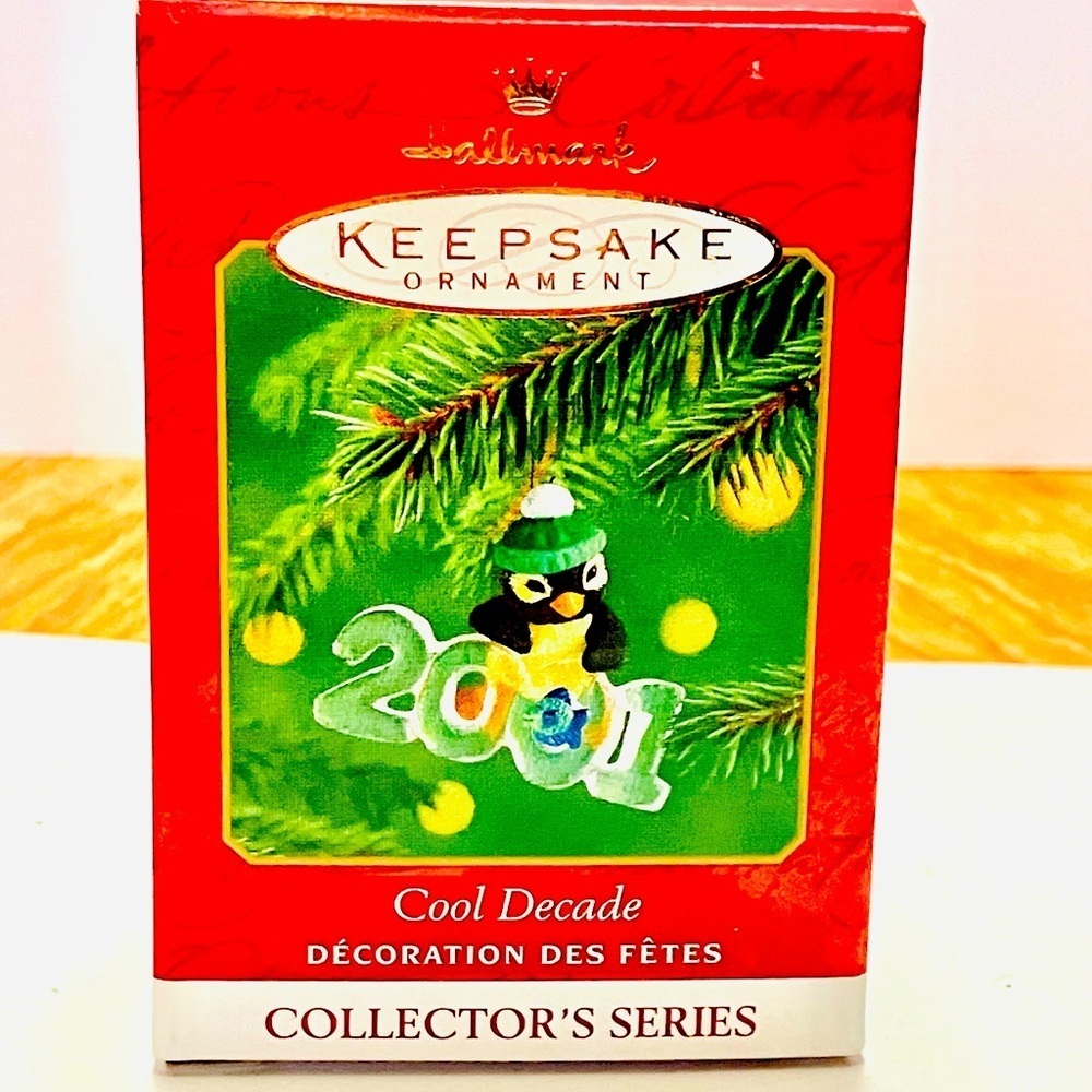 Hallmark 2001 Cool Decade 2001 Penguin Mini Ornament New
